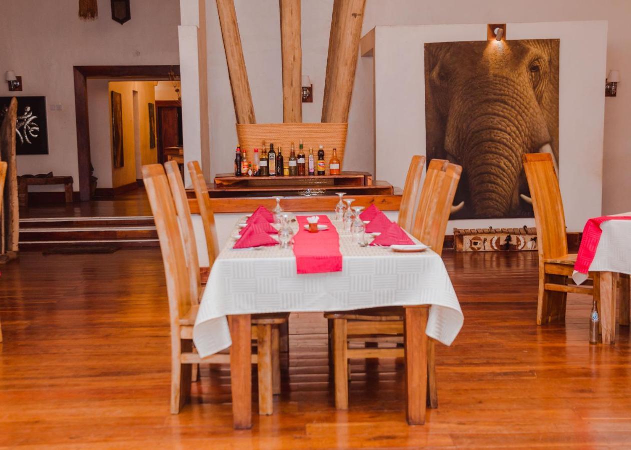 מטו וואמבו Escarpment Luxury Lodge Manyara מראה חיצוני תמונה