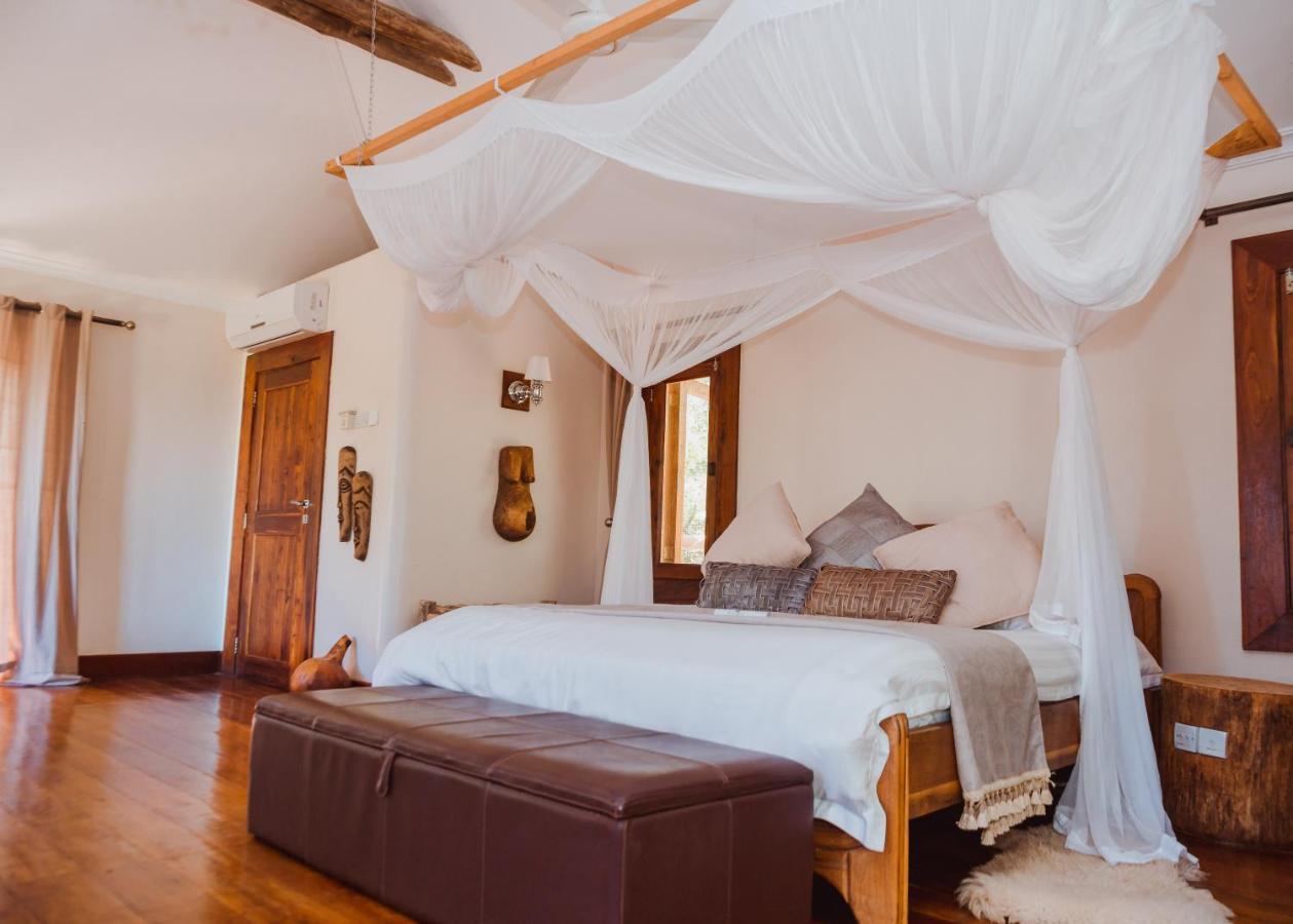 מטו וואמבו Escarpment Luxury Lodge Manyara מראה חיצוני תמונה