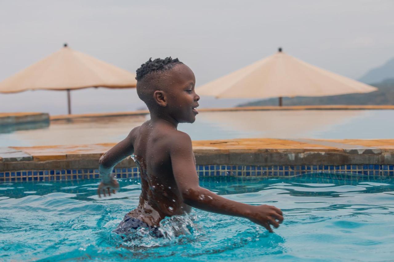 מטו וואמבו Escarpment Luxury Lodge Manyara מראה חיצוני תמונה