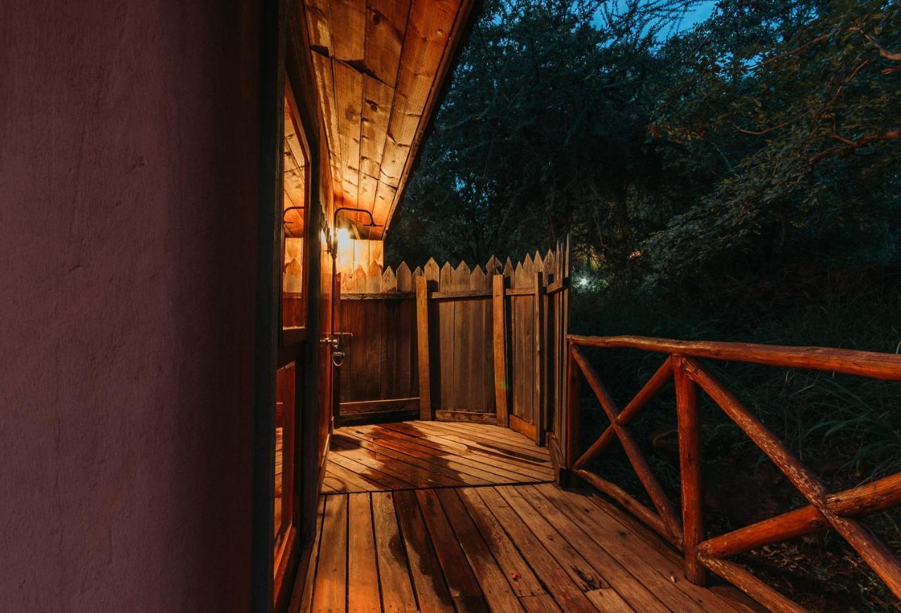 מטו וואמבו Escarpment Luxury Lodge Manyara מראה חיצוני תמונה