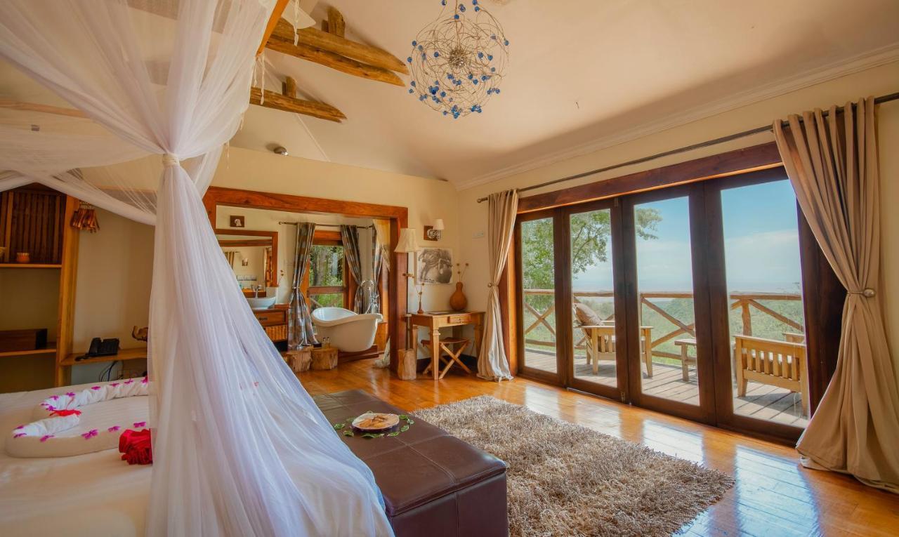 מטו וואמבו Escarpment Luxury Lodge Manyara מראה חיצוני תמונה