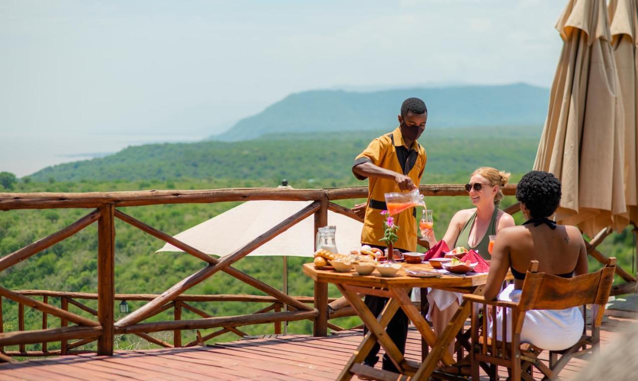 מטו וואמבו Escarpment Luxury Lodge Manyara מראה חיצוני תמונה