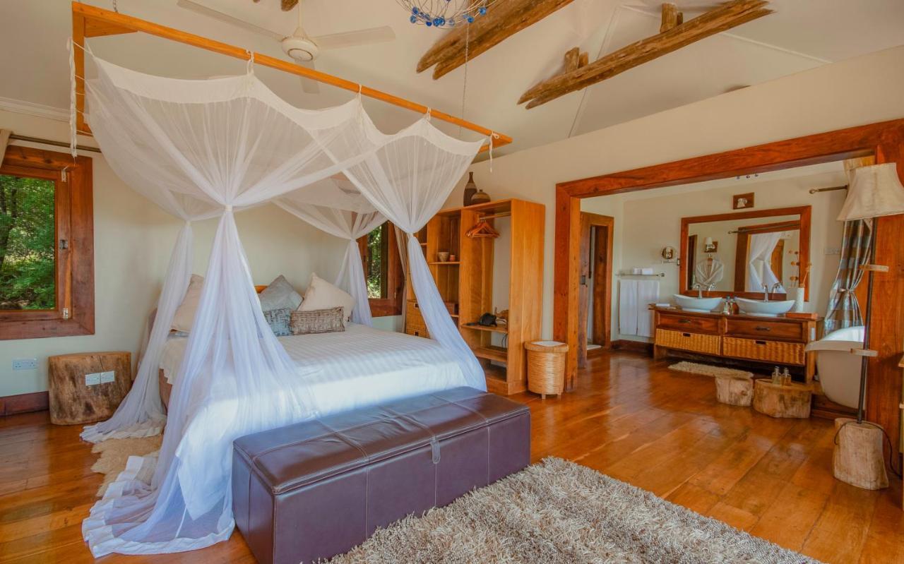 מטו וואמבו Escarpment Luxury Lodge Manyara מראה חיצוני תמונה